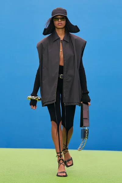 Look 27